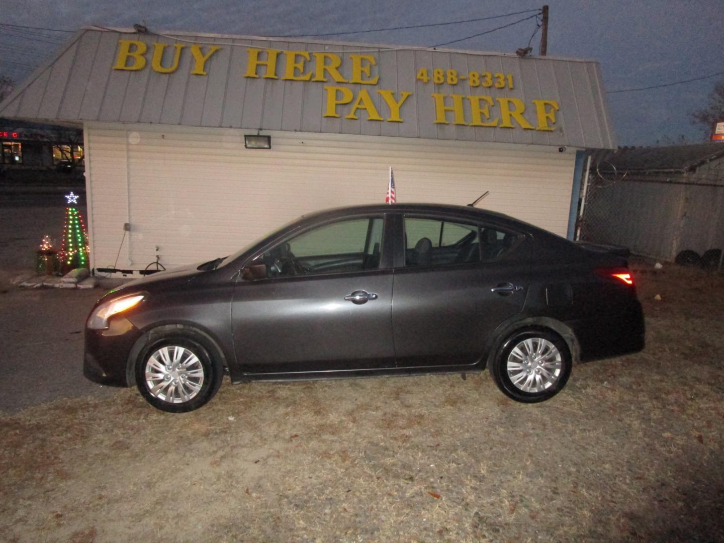 2015 Gray Nissan Versa 1.6 S 5M (3N1CN7AP1FL) with an 1.6L L4 DOHC 16V engine, 5-Speed Automati transmission, located at 2553 Airline Blvd, Portsmouth, VA, 23701, (757) 488-8331, 36.813889, -76.357597 - ***VEHICLE TERMS*** Down Payment: $599 Weekly Payment: $100 APR: 23.9% Repayment Terms: 42 Months *** CALL 757-488-8331 TO SCHEDULE YOUR APPOINTMENT TODAY AND GET PRE-APPROVED RIGHT OVER THE PHONE*** - Photo#0